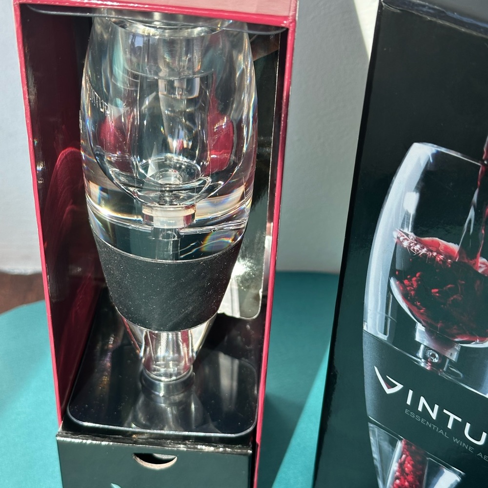 Vintu wine decanter aerator for travel